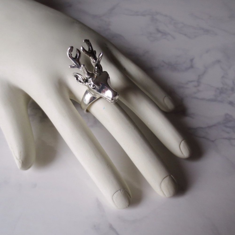 Large Silver Tone Deer Ring Size 6 7